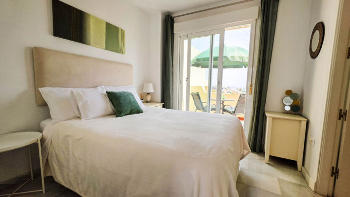 Image No.33-3 Bed Apartment for sale
