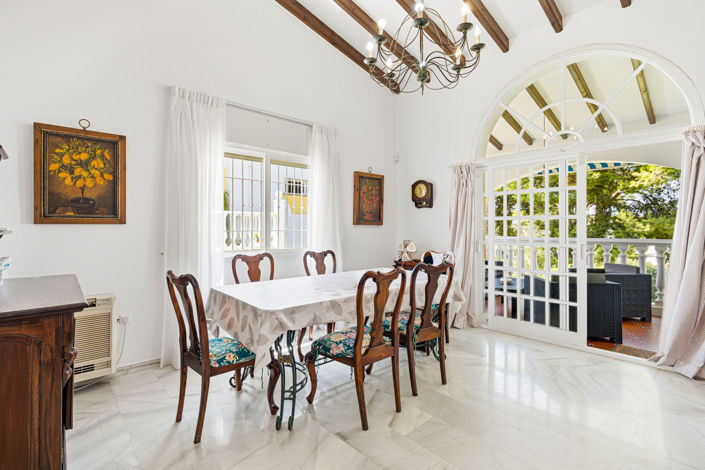 Image No.10-4 Bed Villa for sale