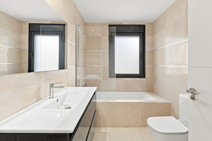 Image No.19-2 Bed Apartment for sale