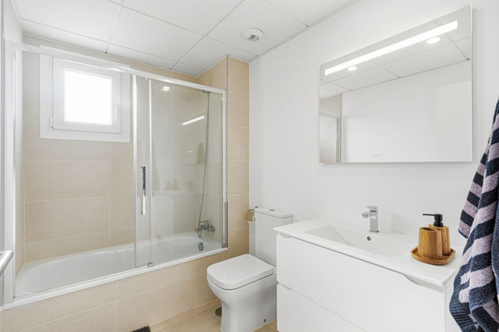 Image No.18-3 Bed Townhouse for sale