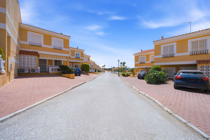 Image No.36-3 Bed Townhouse for sale