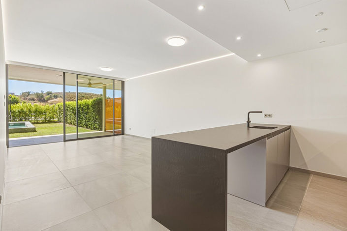 Image No.18-2 Bed Apartment for sale