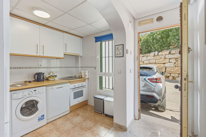 Image No.17-3 Bed Townhouse for sale