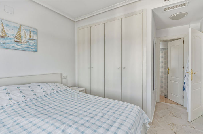 Image No.19-3 Bed Townhouse for sale