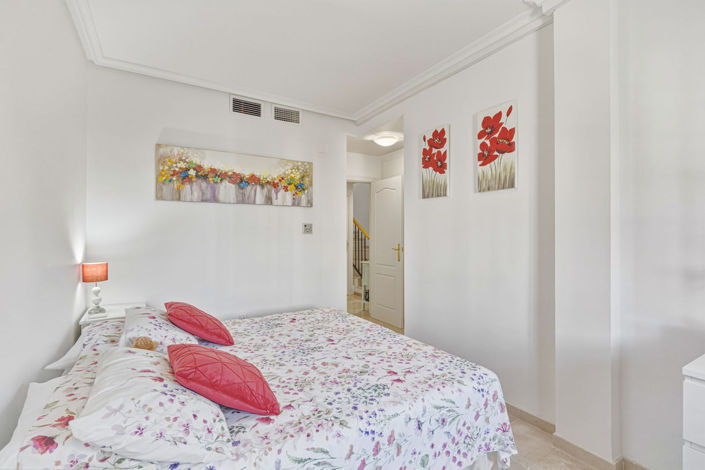 Image No.23-3 Bed Townhouse for sale
