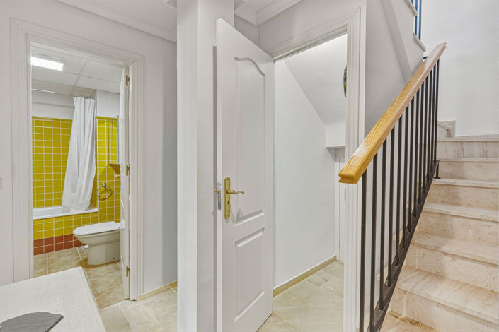 Image No.26-3 Bed Townhouse for sale
