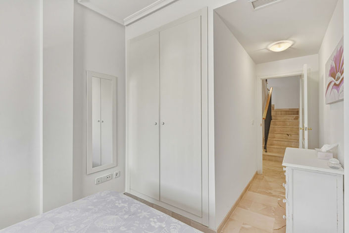 Image No.27-3 Bed Townhouse for sale