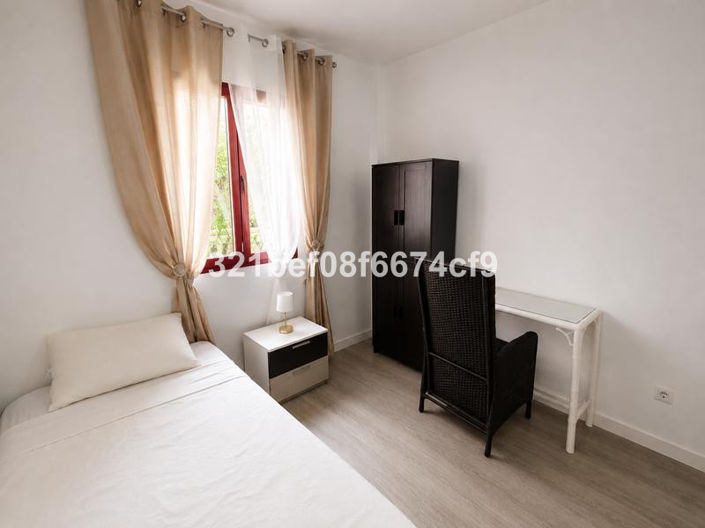 Image No.12-Appartement de 2 chambres à vendre