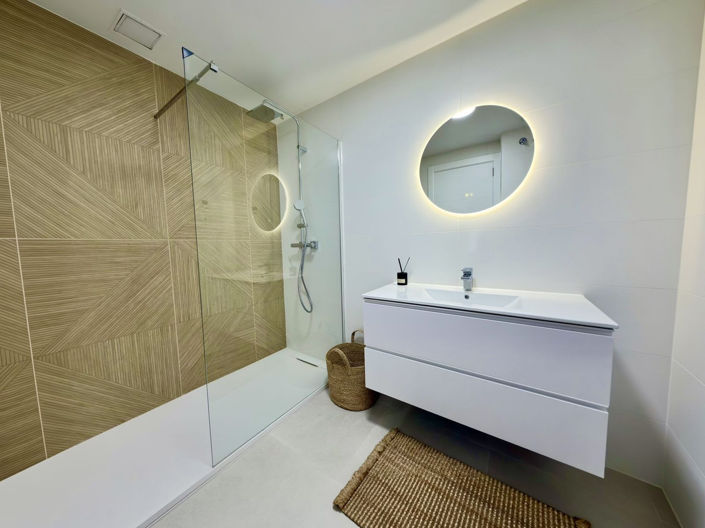 Image No.26-2 Bed Apartment for sale