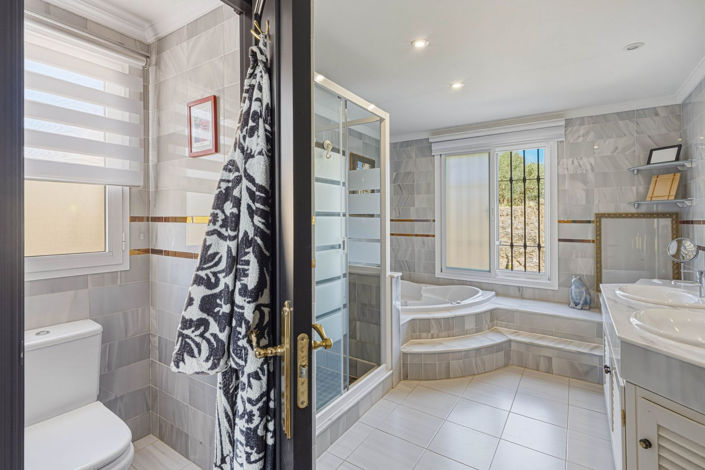 Image No.34-3 Bed Villa for sale