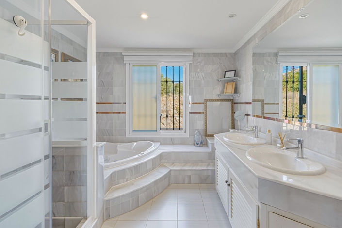 Image No.35-3 Bed Villa for sale
