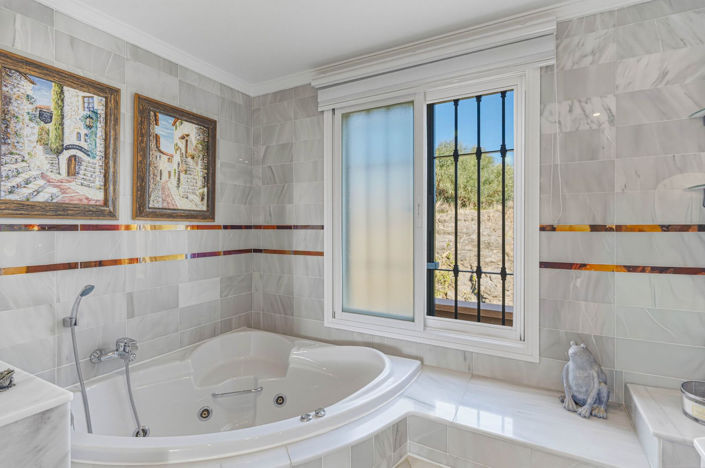 Image No.36-3 Bed Villa for sale