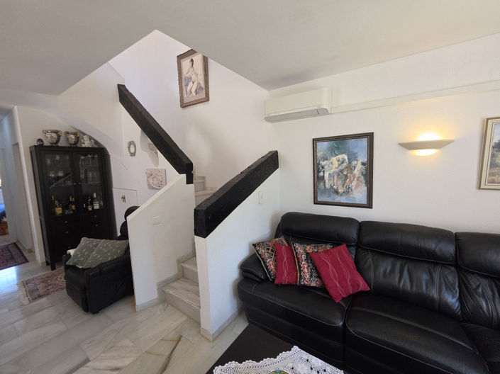 Image No.14-3 Bed Townhouse for sale