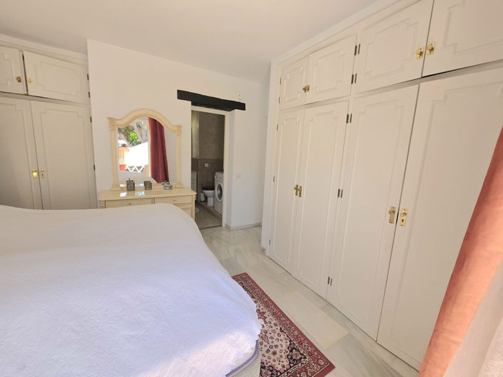 Image No.19-3 Bed Townhouse for sale
