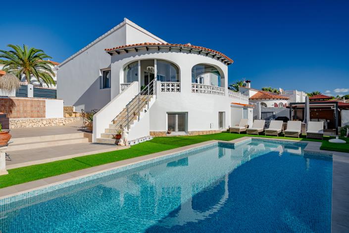 Image No.2-Villa de 4 chambres à vendre à Calpe