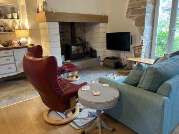 Le_salon_et_Poele_a_bois_optimized_3000