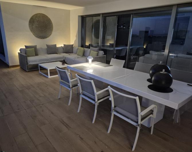 Image No.21-3 Bed Apartment for sale