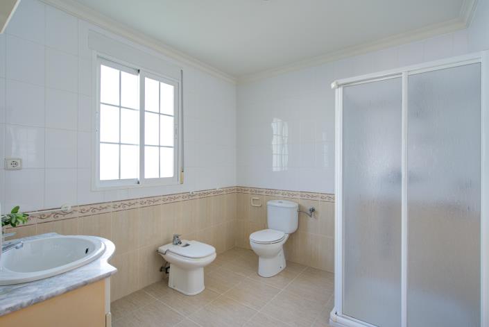 Image No.29-5 Bed Villa for sale