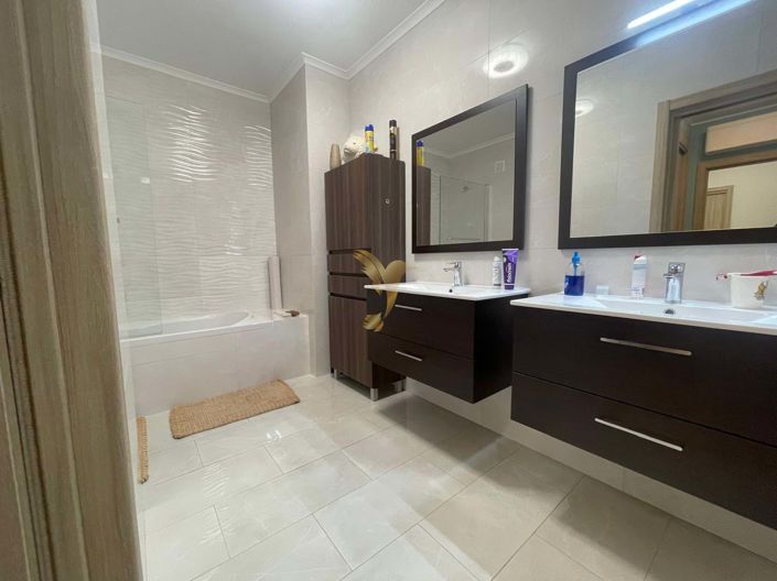 Image No.13-3 Bed Apartment for sale