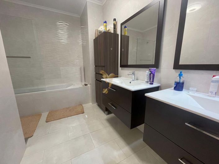 Image No.14-3 Bed Apartment for sale