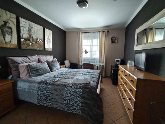 Image No.15-3 Bed Apartment for sale