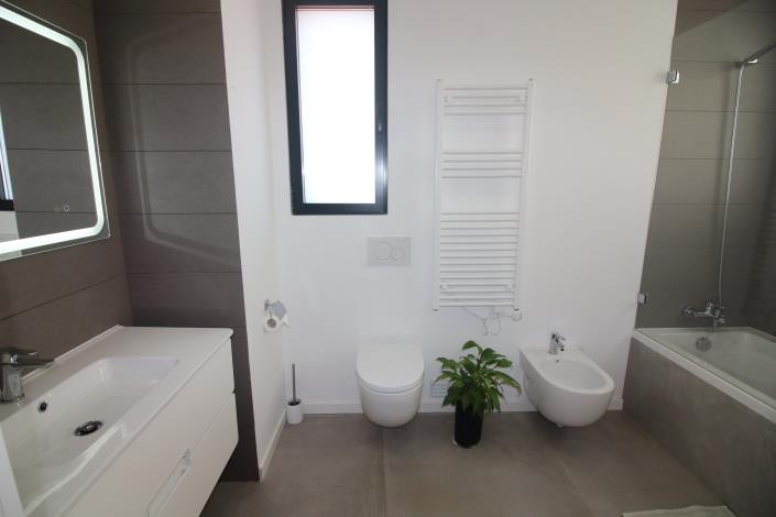 Image No.4-3 Bed House for sale