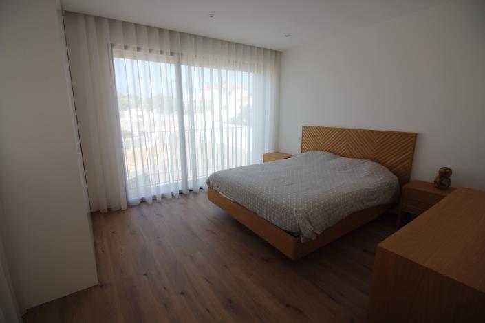 Image No.6-3 Bed House for sale