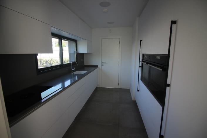 Image No.12-3 Bed House for sale