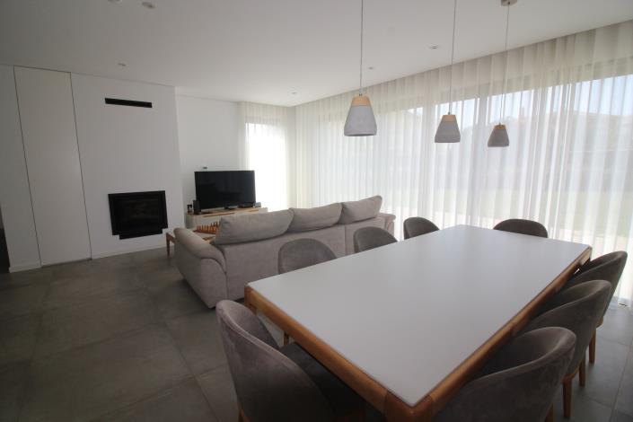 Image No.14-3 Bed House for sale