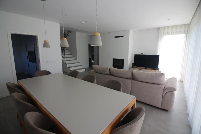 Image No.17-3 Bed House for sale