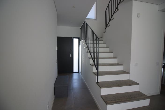 Image No.18-3 Bed House for sale