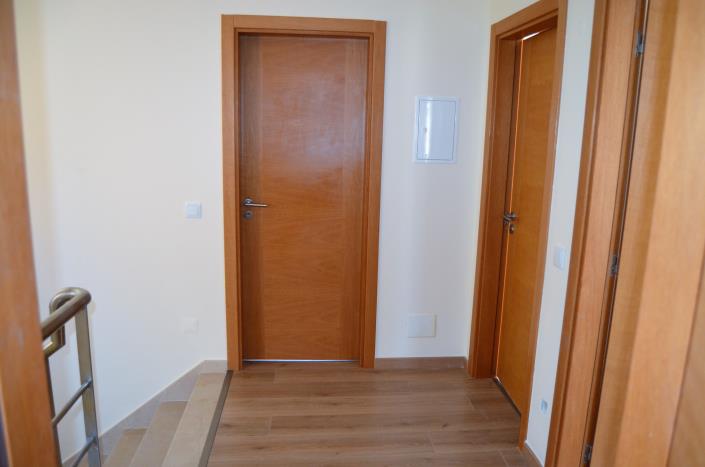 Image No.10-4 Bed House for sale