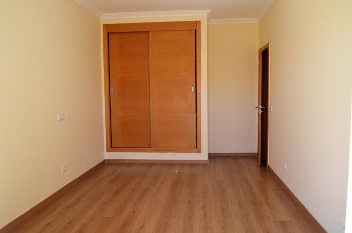 Image No.22-4 Bed House for sale