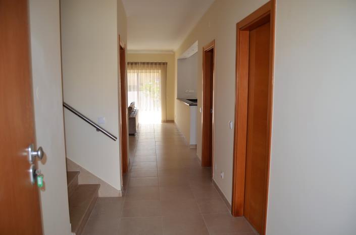 Image No.25-4 Bed House for sale