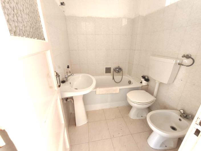 Image No.20-3 Bed Apartment for sale