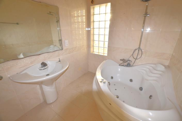 Image No.25-3 Bed Apartment for sale