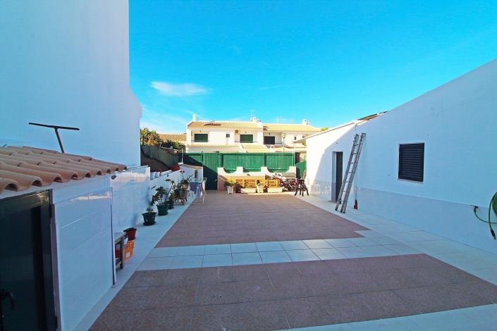 Image No.12-6 Bed House for sale