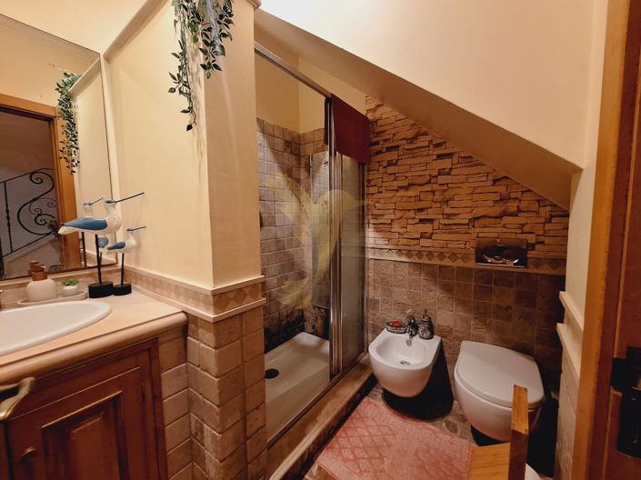Image No.38-6 Bed Villa for sale