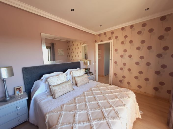 Image No.9-6 Bed Villa for sale