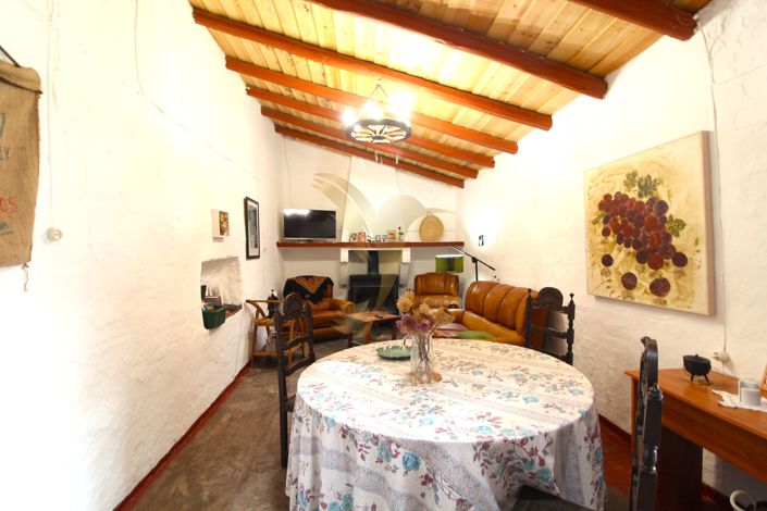 Single storey house in Vila de Safara with backyard