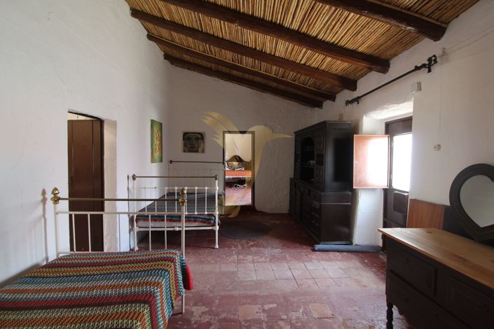 Image No.20-5 Bed Country House for sale