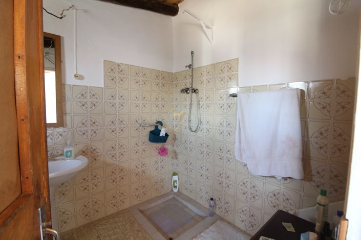 Image No.21-5 Bed Country House for sale
