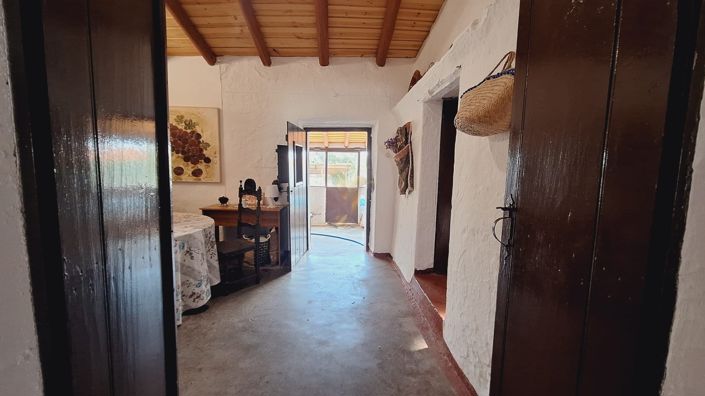 Image No.25-5 Bed Country House for sale