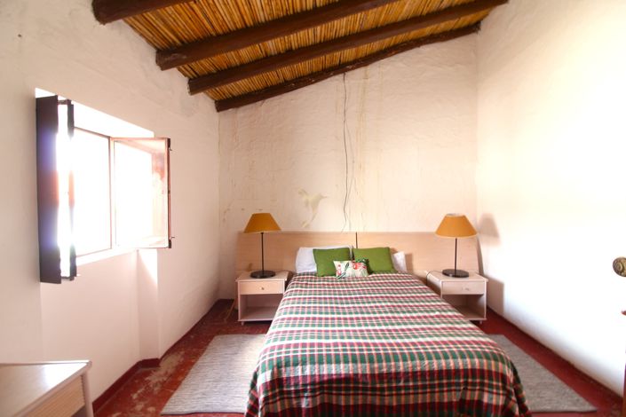 Image No.8-5 Bed Country House for sale