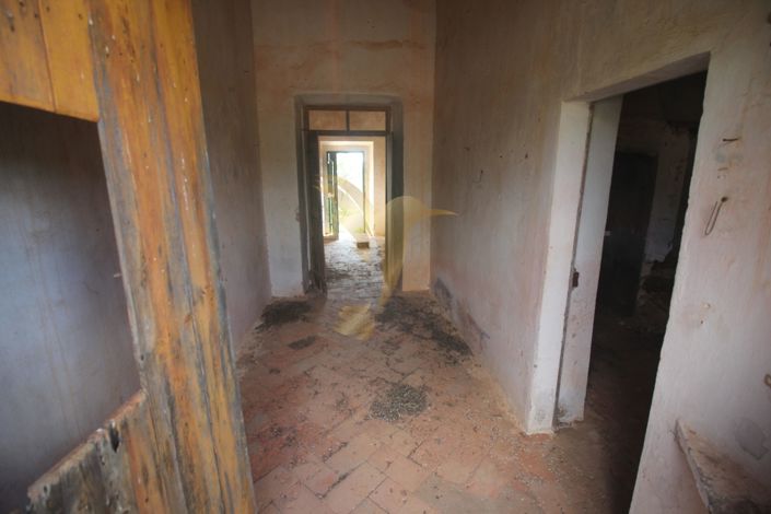 Image No.33-5 Bed Farmhouse for sale