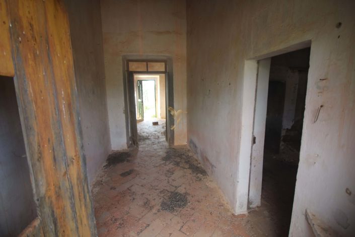 Image No.39-5 Bed Farmhouse for sale