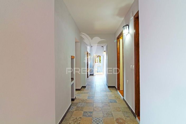 Image No.18-4 Bed Villa for sale