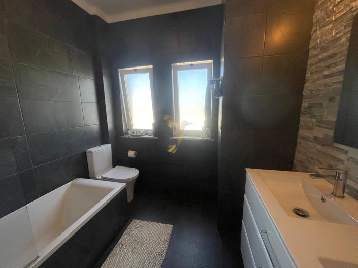 Image No.34-6 Bed Villa for sale