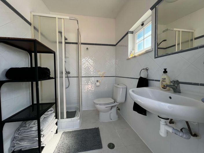 Image No.8-6 Bed Villa for sale