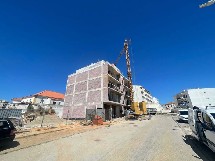Image No.11-3 Bed Apartment for sale